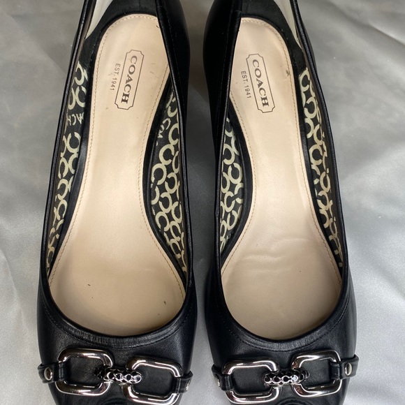 Coach - Picture 5 of 9